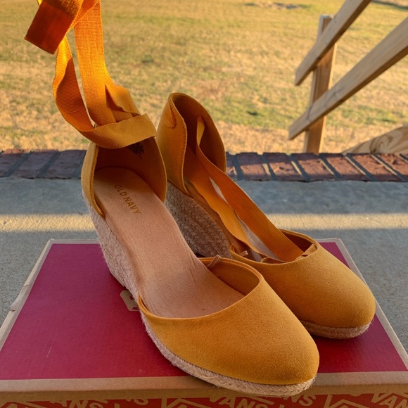 Old Navy lace up wedges - Picture 2 of 4